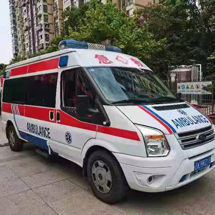 湾里长途救护车护送病人返乡